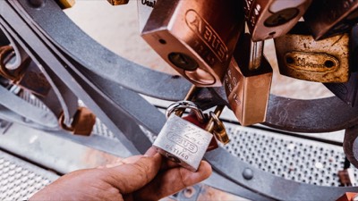 Ouvrir une porte claquée — J'ai une urgence à la maison