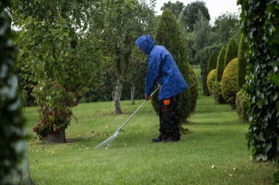 Entretenir mon jardin — J'entretiens mon jardin cet automne