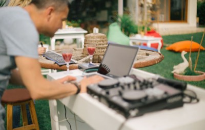 Un DJ ou une animation — J'organise un événement