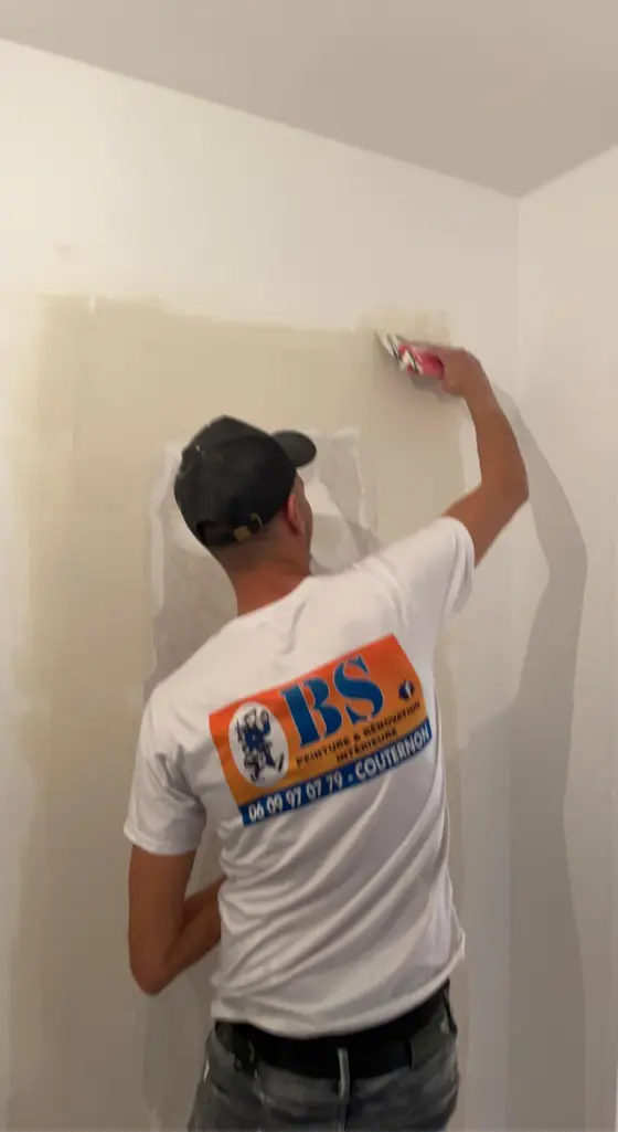 Spécialisé dans la rénovation intérieure. N'hésitez pas à nous contacter pour tous travaux. Nous restons à votre disposition.