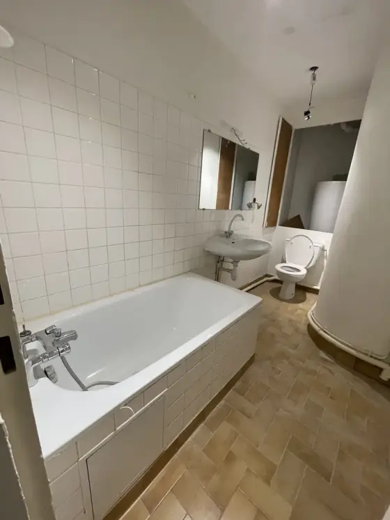 Une réalisation BENEDDIFSERVICES ! 
Un grand merci à nos clients pour leur gentillesse et leur confiance. #rénovation #peintreenbatiment #artistepeintre #rénovationmaison #parquet #poseur#beneddifservices#beaune#carrelage #salledebain #travauxmaison #proprietaire#beneddifservices