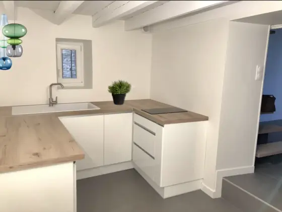 Pourquoi contacter nos architectes ?
Parce que la décision de faire des travaux implique de mettre en œuvre des moyens parfois importants y compris sur le plan financier, nos architectes ont été sélectionnés pour leur capacité à comprendre vos besoins et à s’adapter à votre projet et à votre budget.De plus, grâce à notre partenaire La Maison Des Travaux Dijon, nos architectes ont à disposition un réseau local d’artisans qualifiés qui s’engagent sur le sérieux et la qualité de leurs prestations.Avec La Maison Des Architectes, réalisez votre projet en toute sérénité !
