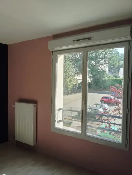 Bonjour je vous propose met service de peintre en bâtiment et de plaquiste