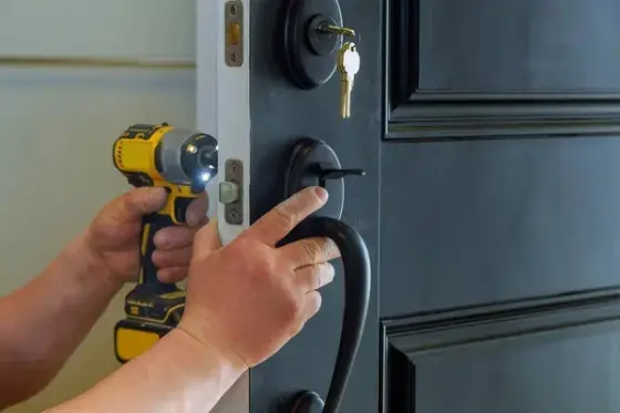 🔑 Mon Serrurier Paris – Dépannage &amp; Ouverture de portesBesoin d’un serrurier rapide et de confiance à Paris ?Je suis disponible 24h/24 et 7j/7 pour tous vos besoins en urgence :✅ Ouverture de porte claquée ou verrouillée✅ Remplacement de serrure et cylindre✅ Sécurisation après effraction✅ Conseils pour améliorer la sécurité de votre logement👉 Intervention rapide dans tout Paris et petite couronne👉 Tarifs clairs et transparents – pas de mauvaise surprise👉 Travail soigné et garanti