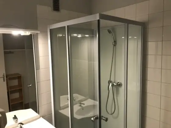 Je propose mes services en tant que particulier pour du jardinage (tonte, désherbage, taille de haies…) ou du petit bricolage à la maison (montage de meubles, réparations simples, petits travaux pratiques).➡️ Je suis disponible sur Bordeaux (33000) et alentours.👉 Si vous êtes intéressé(e), contactez-moi directement en message privé via la messagerie.À bientôt !